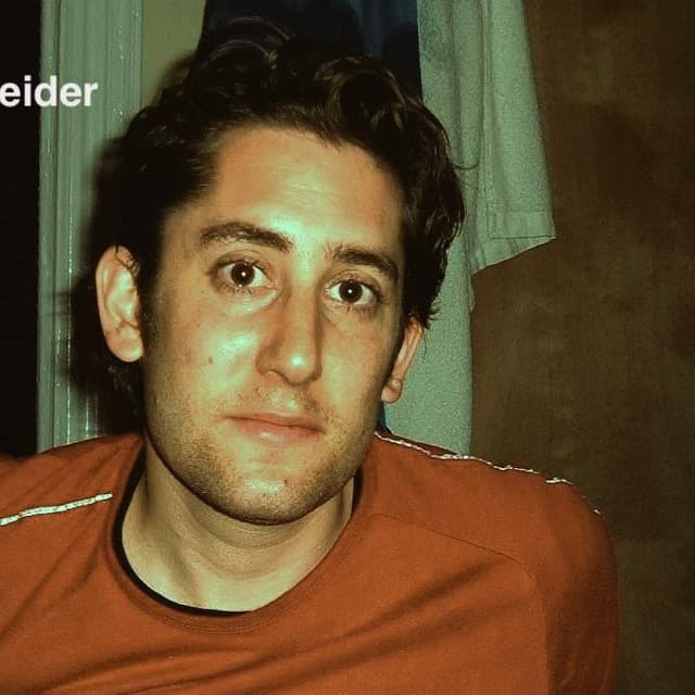 Elliot Sneider